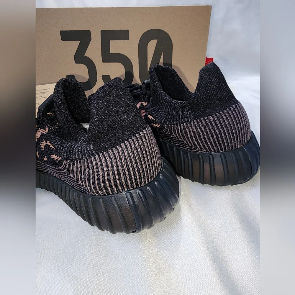 Adidas Yeezy Boost 350 V2
CMPCT Slate Carbon Size 8.5 Men's - Picture 7 of 16
